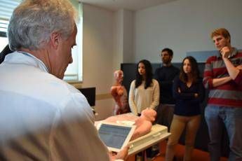Elementare, Watson. Il cervellone di Ibm mette il camice e fa da tutor agli studenti di Humanitas Elementare, Watson. Il cervellone di Ibm mette il camice e fa da tutor agli studenti di Humanitas
